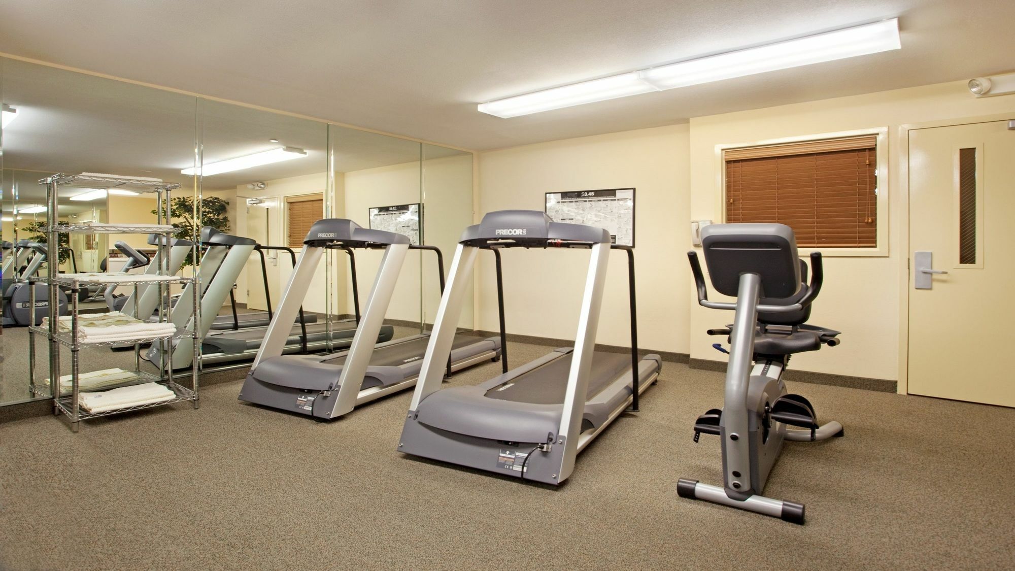 Candlewood Suites Charleston-Northwoods By Ihg Норт-Чарлстон Екстер'єр фото
